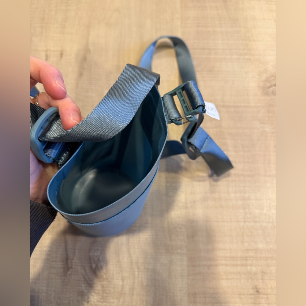 Hydro Flask Water Bottle Sling View 3